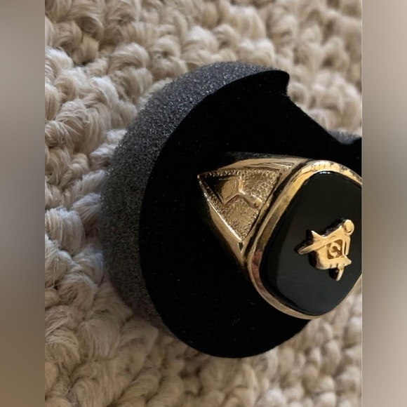 Sold 10k Masonic Gold Ring Size 12//7.1 grams - Picture 4 of 4